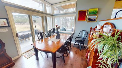 8875 Colony Road, Wardner, BC - Indoor Photo Showing Dining Room