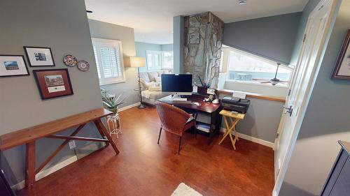 8875 Colony Road, Wardner, BC - Indoor Photo Showing Office