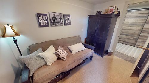 8875 Colony Road, Wardner, BC - Indoor Photo Showing Other Room