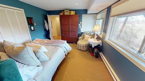 8875 Colony Road, Wardner, BC - Indoor Photo Showing Bedroom