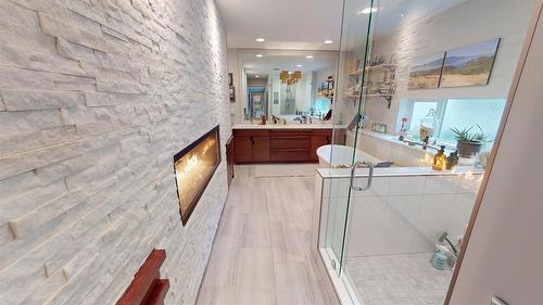 8875 Colony Road, Wardner, BC - Indoor Photo Showing Bathroom