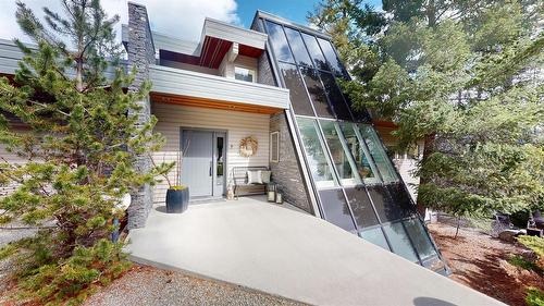 8875 Colony Road, Wardner, BC - Outdoor