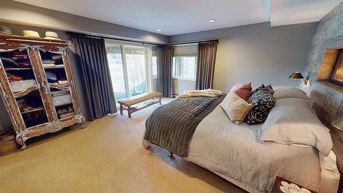 8875 Colony Road, Wardner, BC - Indoor Photo Showing Bedroom