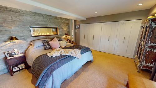 8875 Colony Road, Wardner, BC - Indoor Photo Showing Bedroom