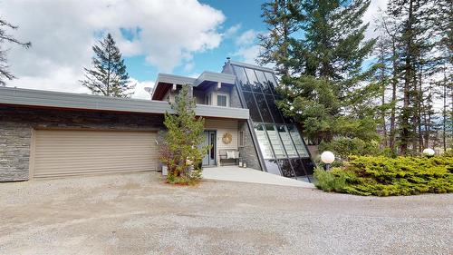 8875 Colony Road, Wardner, BC - Outdoor