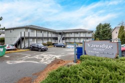 202-123 Back Rd Courtenay, BC V9N 3W5