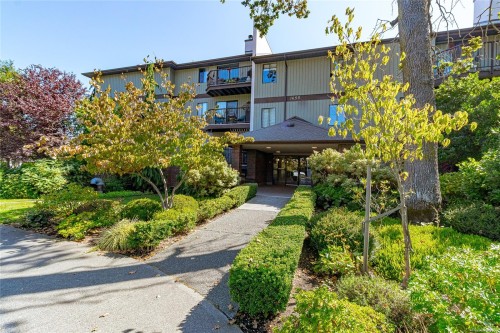 412-1655 Begbie St  Victoria, BC V8R 1L4