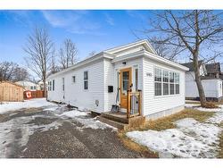 671 Mcleod AVE  Fredericton, NB E3B 1V4