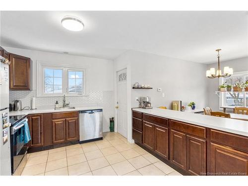 8 Surrey Cres, Fredericton, NB 