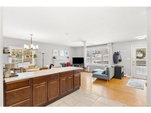 8 Surrey Cres, Fredericton, NB 