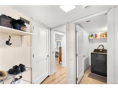 8 Surrey Cres, Fredericton, NB 