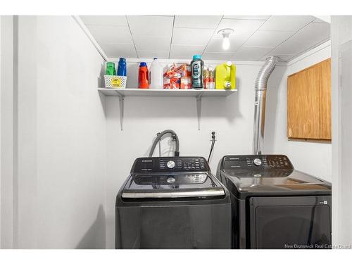 8 Surrey Cres, Fredericton, NB 