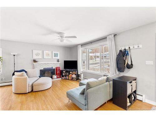 8 Surrey Cres, Fredericton, NB 