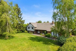 1584 White Rd Central Saanich, BC V8M 1S8