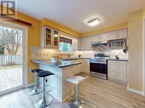 139 Galbraith Crescent, Markham, ON - Indoor Photo Showing Kitchen