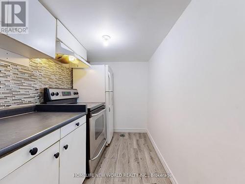 139 Galbraith Crescent, Markham, ON - Indoor Photo Showing Kitchen