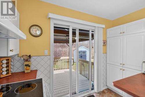 Bright kitchen with easy access to the backyard - 175 Hemlock Crescent, Cornwall, ON - Indoor Photo Showing Other Room