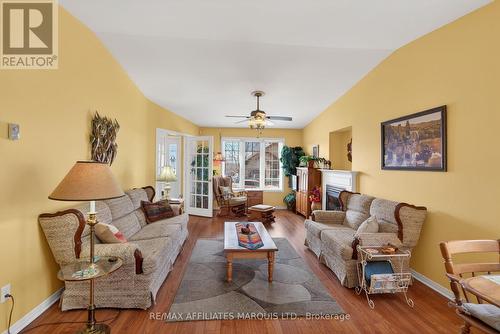 Comfortable layout perfect for everyday living - 175 Hemlock Crescent, Cornwall, ON - Indoor Photo Showing Living Room
