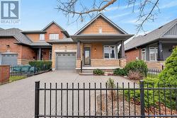 26 CONRAD PLACE  Grimsby, ON L3M 5S5