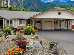815 11th Avenue Unit# 2 Keremeos, BC V0X 1N3