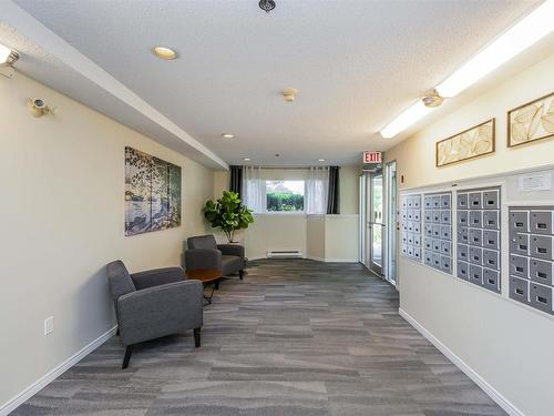 303 93 Kearney Lake Road, Clayton Park, NS 