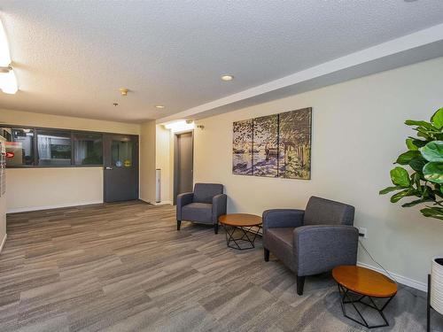 303 93 Kearney Lake Road, Clayton Park, NS 