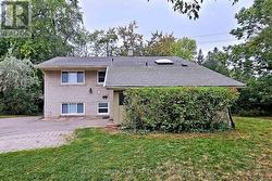 16 SANDALWOOD PLACE Toronto, ON M3B 1L6