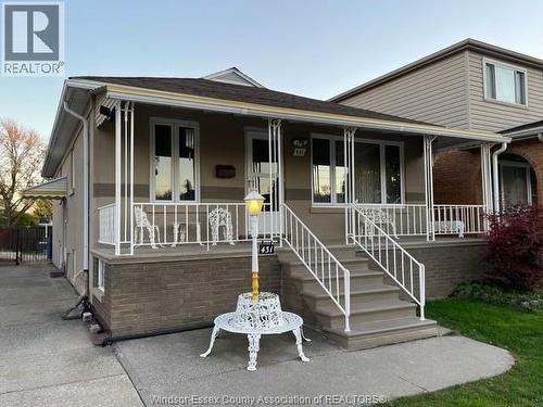 431 FOCH AVENUE  Windsor, ON N8X 2W2