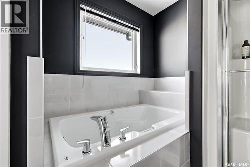 130 E Maple Avenue, Grand Coulee, SK - Indoor Photo Showing Bathroom