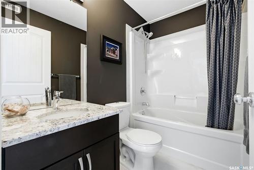 130 E Maple Avenue, Grand Coulee, SK - Indoor Photo Showing Bathroom