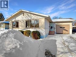 27 Walker CRESCENT  Saskatoon, SK S7L 4H7