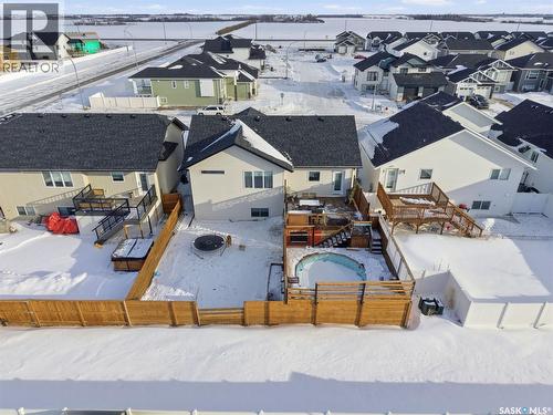 805 Weir Crescent, Warman, SK - Outdoor