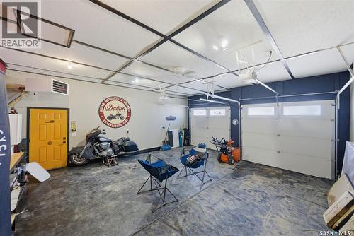 805 Weir Crescent, Warman, SK - Indoor Photo Showing Garage