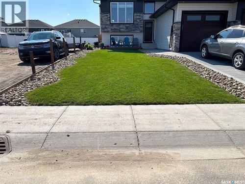 805 Weir Crescent, Warman, SK - Outdoor
