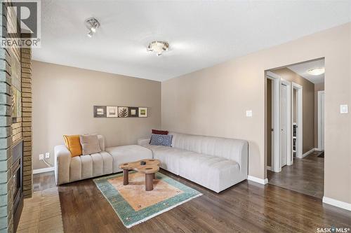 506 Addie Crescent, Saskatoon, SK - Indoor Photo Showing Living Room