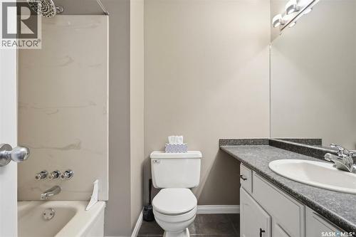 506 Addie Crescent, Saskatoon, SK - Indoor Photo Showing Bathroom