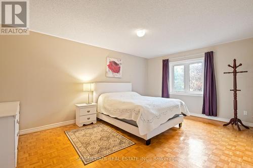 2492 Erin Centre Boulevard, Mississauga, ON - Indoor Photo Showing Bedroom