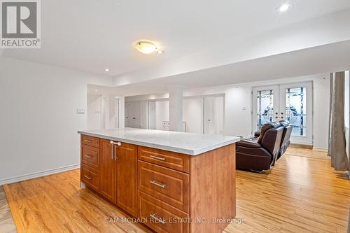 2492 Erin Centre Boulevard, Mississauga, ON - Indoor