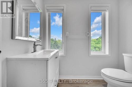 4D - 45 Cedarhill Crescent, Kitchener, ON - Indoor Photo Showing Bathroom