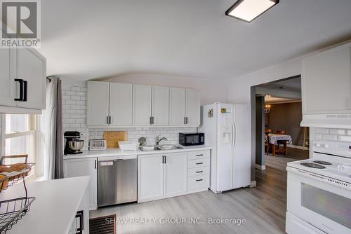 21 Main Street W, Mapleton, ON - Indoor Photo Showing Kitchen With Double Sink