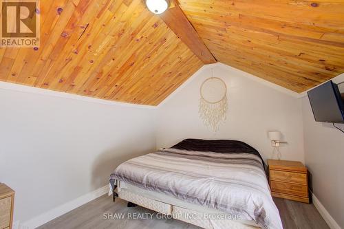 21 Main Street W, Mapleton, ON - Indoor Photo Showing Bedroom