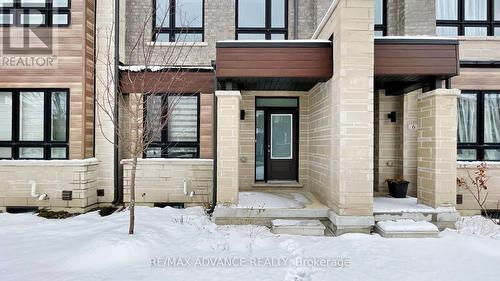 4 CAROLE BELL WAY  Markham, ON L6E 0W2