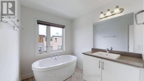 4 Carole Bell Way, Markham, ON - Indoor Photo Showing Bathroom