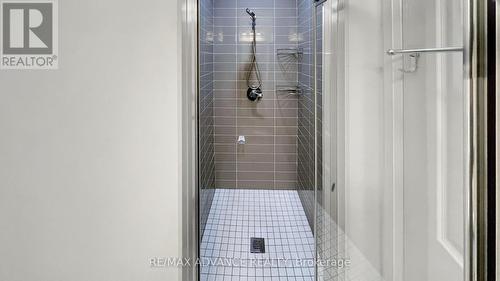 4 Carole Bell Way, Markham, ON - Indoor Photo Showing Bathroom