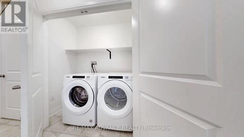4 Carole Bell Way, Markham, ON - Indoor Photo Showing Laundry Room