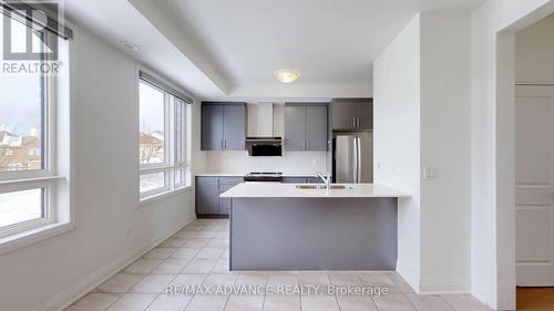 4 Carole Bell Way, Markham, ON - Indoor Photo Showing Kitchen