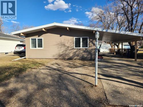 304 Second Avenue E, Lampman, SK - Outdoor