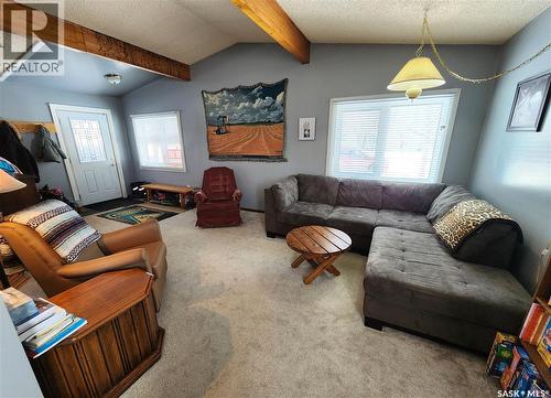 304 Second Avenue E, Lampman, SK - Indoor Photo Showing Living Room