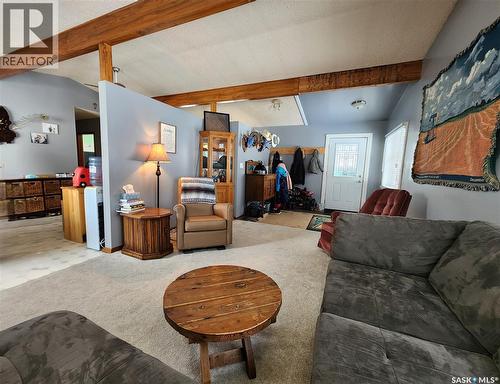 304 Second Avenue E, Lampman, SK - Indoor Photo Showing Living Room