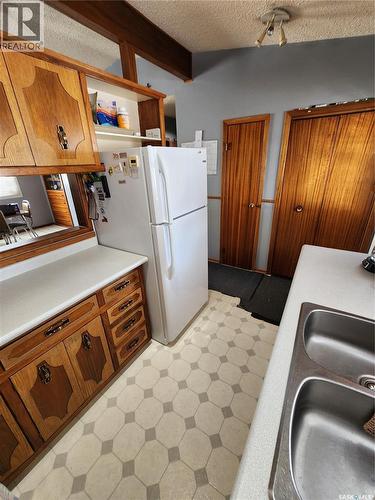 304 Second Avenue E, Lampman, SK - Indoor Photo Showing Laundry Room